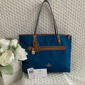 Coach Sawyer Tote F37237